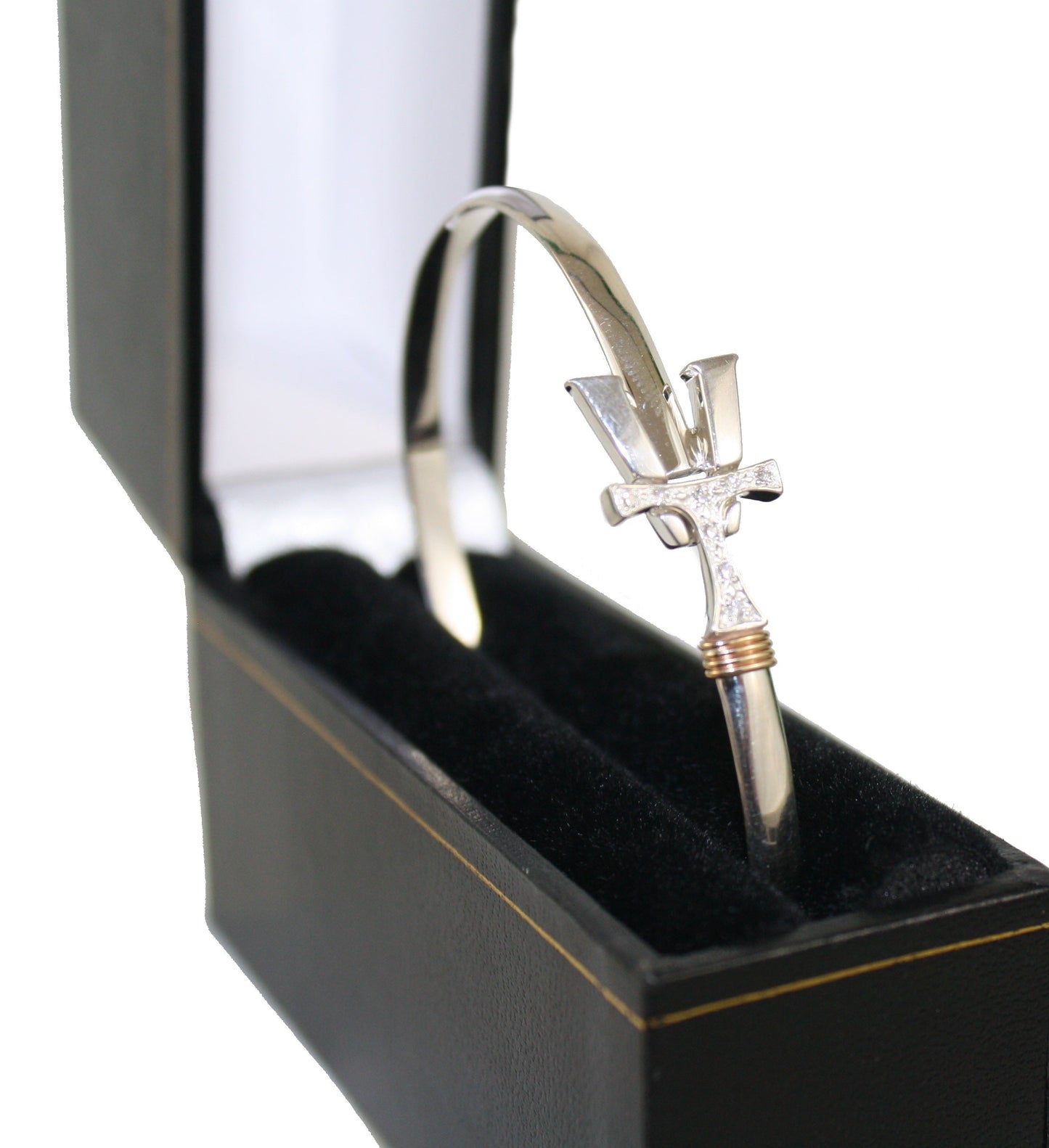 Vermont Hook Bracelet Silver with Diamond Accents - 4mm Band - 6.5 Inch