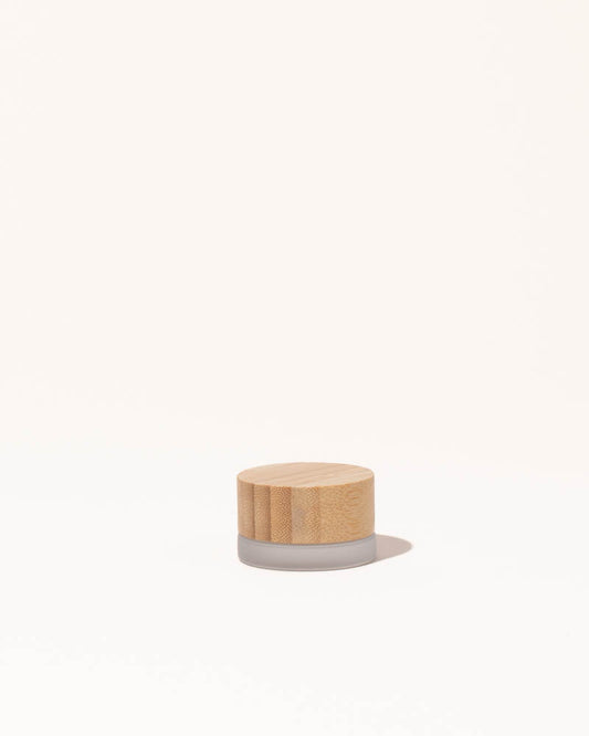 0.17oz / 5ml frosted glass & bamboo jar