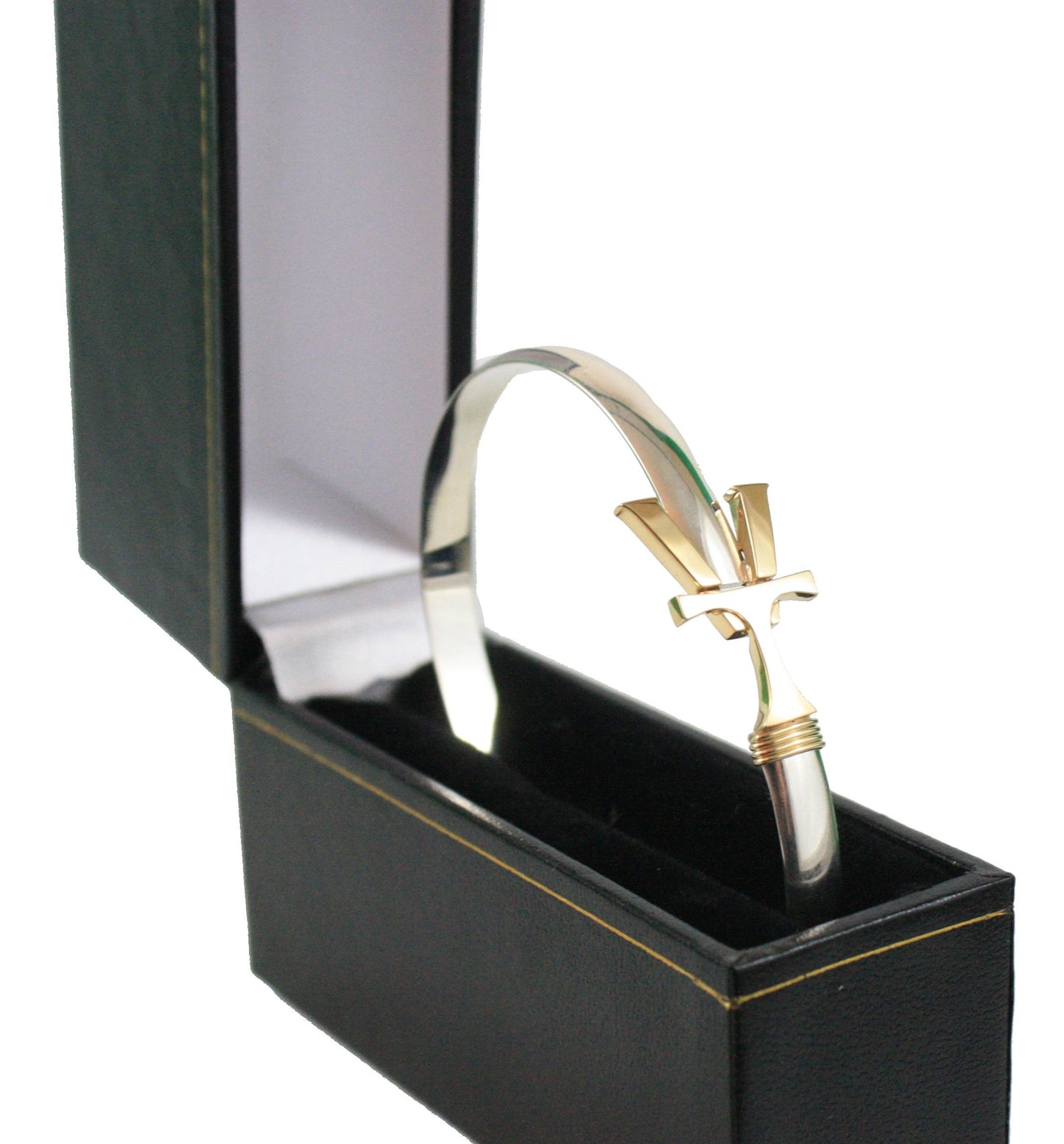 Vermont  Hook Bracelet with Gold 'VT' - 6mm Band - 7.5 Inch